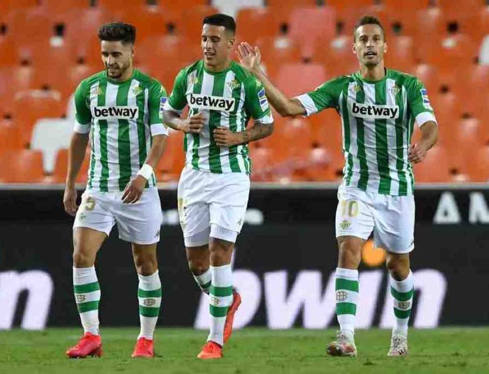 新疆广汇迎西甲关键赛，清晨战术微调，气氛紧张，数据趋势出现新变化